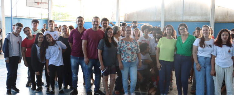 Escola Bilíngue para surdos de Caraguatatuba promove atividades diferenciadas no “Setembro Azul”