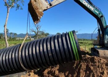 Prefeitura instala tubulação para aumentar drenagem de águas pluviais no Pegorelli