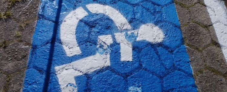 Prefeitura revitaliza sinalização de trânsito em vias do Indaiá, Jardim Jaqueira e Porto Novo