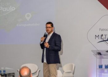 Prefeito de Caraguatatuba é destaque em Congresso Internacional Náutica com obra de Enrocamento do Rio Juqueriquerê