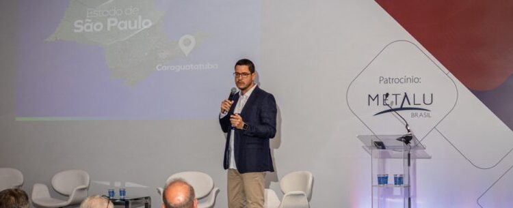 Prefeito de Caraguatatuba é destaque em Congresso Internacional Náutica com obra de Enrocamento do Rio Juqueriquerê