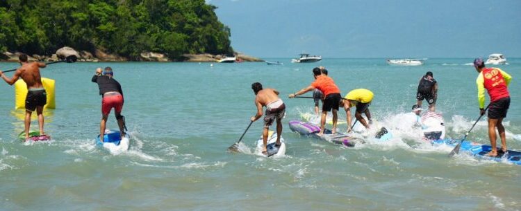Aloha Spirit Caraguatatuba é sucesso na Praia da Cocanha e conta com presença de atleta internacional