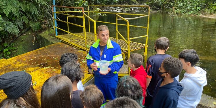 Estudantes de Caraguá e Ubatuba visitam Estações de Tratamento de Água da Sabesp no Litoral Norte