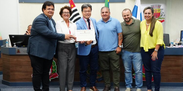Moção que congratula Corretores de Imóveis pela passagem de seu dia é aprovada na Câmara Municipal