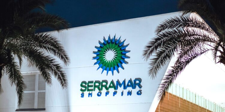 Serramar Shopping anuncia abertura de vagas temporárias para a alta temporada