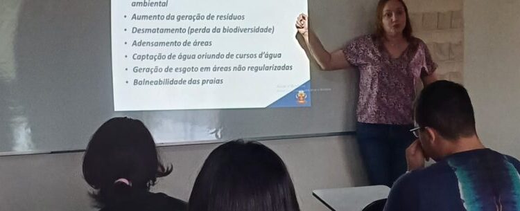 Alunos de colégio assistem palestra sobre projetos ambientais de Caraguatatuba