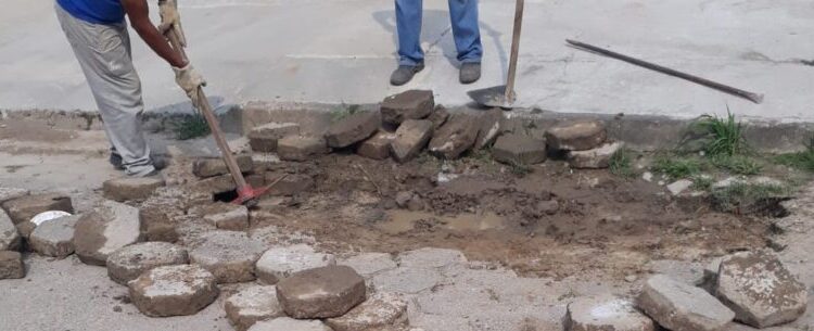 Prefeitura faz manutenção de pavimento de ruas nos bairros Massaguaçu e Ponte Seca