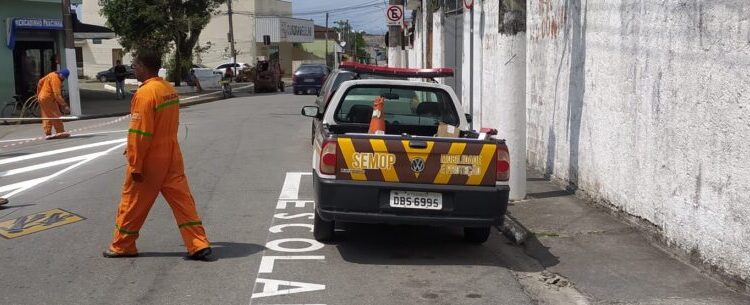 Prefeitura revitaliza sinalização de trânsito em vias do Tinga, Perequê-Mirim e Cidade Jardim