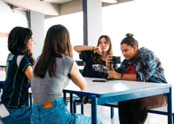 Projeto Cultura Videomaker ensina jovens de baixa renda de São Paulo a produzir vídeos com celulares