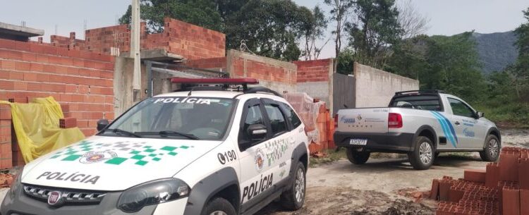 Fiscalização flagra irregularidades em obras particulares no Massaguaçu