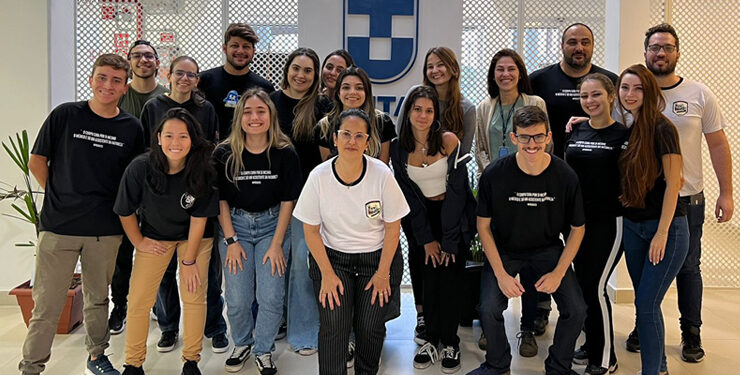 UNIVERSITÁRIOS DE MEDICINA DA UNITAU DO CAMPUS CARAGUATATUBA FAZEM MUTIRÃO PARA DOAÇÃO DE SANGUE