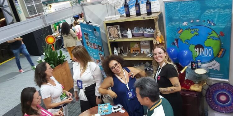Casa Mundo marca presença no 5º Empreenda Caraguá, promove Café da Tarde Outubro Rosa, e segue com programação animada