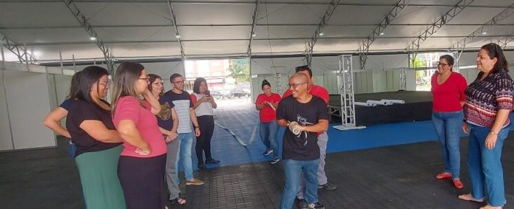 Grupo de professores faz treinamento de Brigada de Incêndio para FLIC