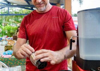 Feriado em Bertioga: explorando arte, gastronomia e música na Feira de Economia Solidária