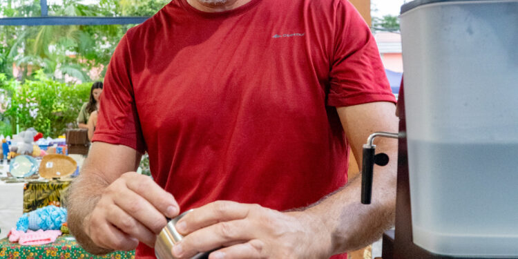 Feriado em Bertioga: explorando arte, gastronomia e música na Feira de Economia Solidária