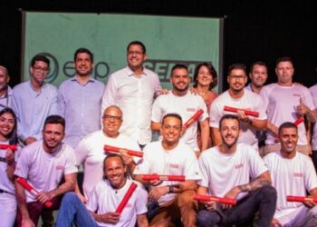 Parceria entre Prefeitura, EDP e SENAI forma 16 eletricistas de redes de distribuição de energia