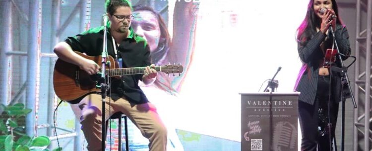 Artistas locais animam Praça de Alimentação do 5º Empreenda Caraguatatuba