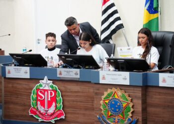 Programa Câmara Jovem: 5ª sessão ordinária aprova moção de congratulação pelo Dia Nacional do Surdo