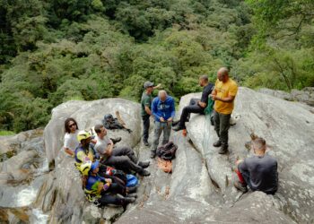 Cachoeira véu da Noiva recebe vistoria para implantação de rapel e cachoeirismo 