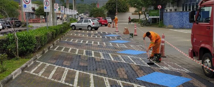 Prefeitura prossegue com reforço de sinalização em diversos bairros