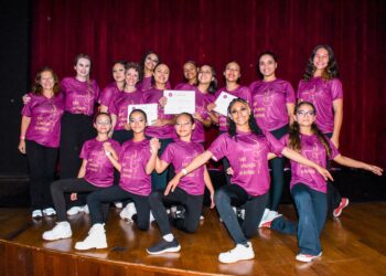 Bailarinas de Bertioga dominam pódio em renomado festival de dança em SP