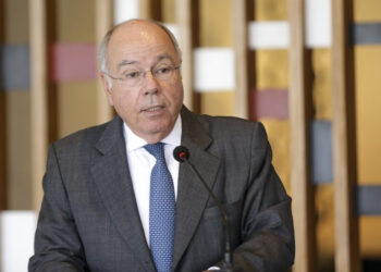 “É chegado o momento de pôr um ponto final a esse derramamento de sangue”