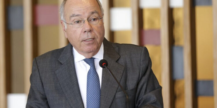 “É chegado o momento de pôr um ponto final a esse derramamento de sangue”