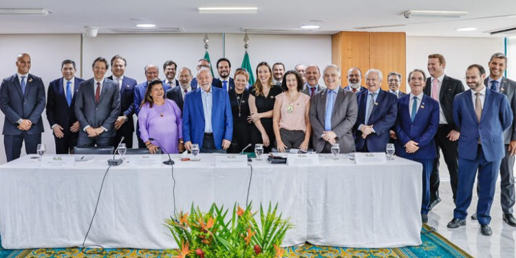 Presidente defende acesso a crédito em reunião com integrantes do Conselhão