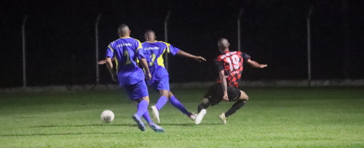 Definidos os times que disputam as finais dos campeontatos de futebol em Caraguatatuba