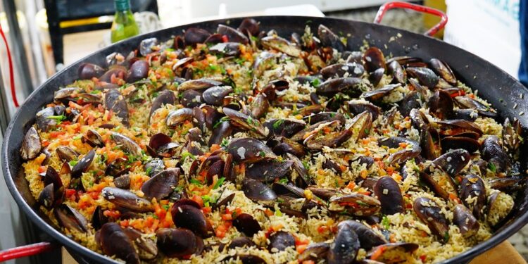 13º Festival do Mexilhão começa sexta-feira em Caraguatatuba com muita gastronomia e música local