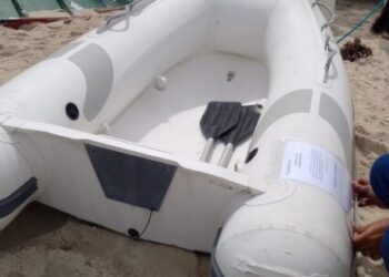Prefeitura de Caraguatatuba intensifica fiscalização nas praias para combater objetos deixados na faixa de areia
