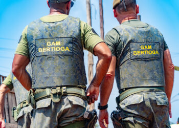 DOA remove cerca para coibir ocupação em de Área de Proteção Ambiental