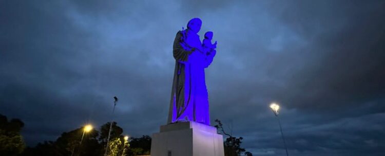 Fortes ventos danificam iluminação do Santo Antônio