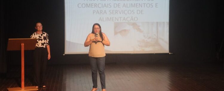 Pescadores do Entreposto de Pesca do Camaroeiro recebem palestras da Vigilância Sanitária