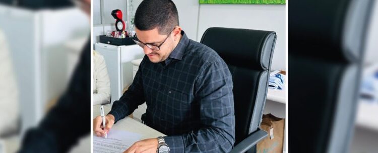 Prefeito divulga datas de pagamento da 2ª Parcela do 13º e Vale Alimentação Complementar aos servidores públicos