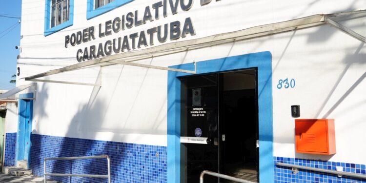 Vereador Cristian Bota concede título de cidadão Caraguatatubense a João Batista de Matos