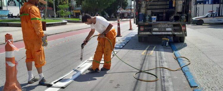 Área central de Caraguatatuba tem sinalização de solo revitalizada