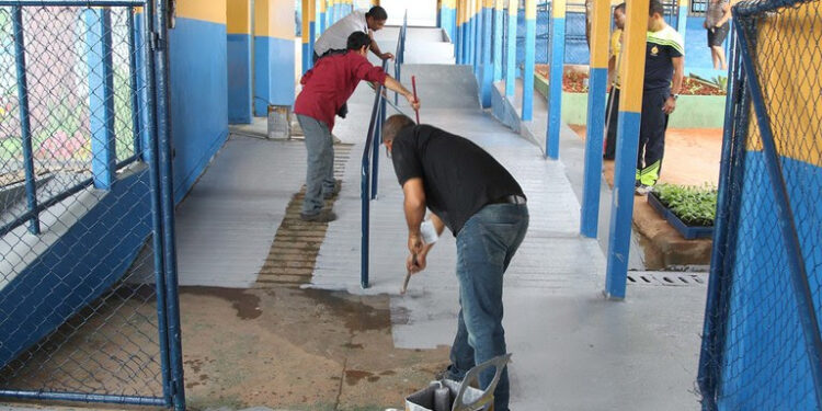 Presidente sanciona lei que institui pacto pela retomada de obras inacabadas