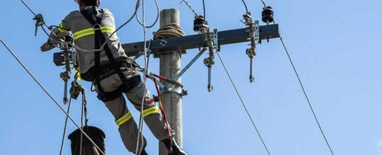 Caraguatatuba abre inscrições para curso de eletricista de rede de distribuição