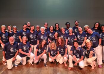 Serramar Shopping recebe apresentação natalina do Água Viva Coral