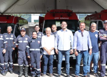 Prefeitura de Caraguatatuba realiza entrega de nova ambulância do SAMU