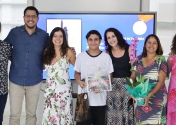 Prefeitura premia vencedores de concurso que escolheu logomarca da alimentação escolar