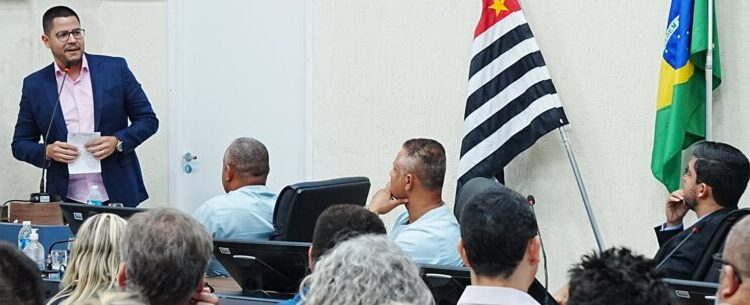 Prefeito de Caraguatatuba presta contas na Câmara e destaca ano desafiador por queda em receitas