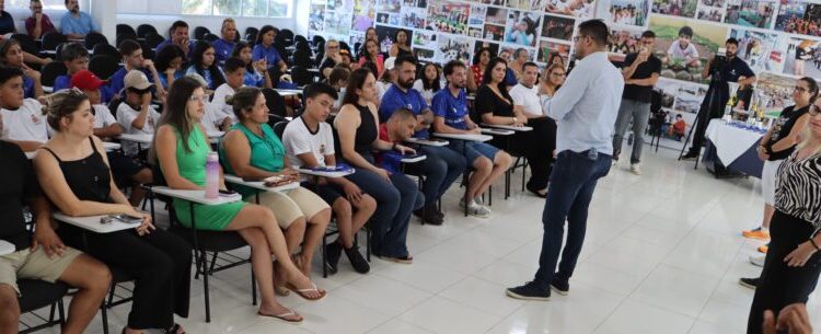 Prefeitura de Caraguatatuba premia escolas vencedoras do 12º Jogos Escolares Municipais