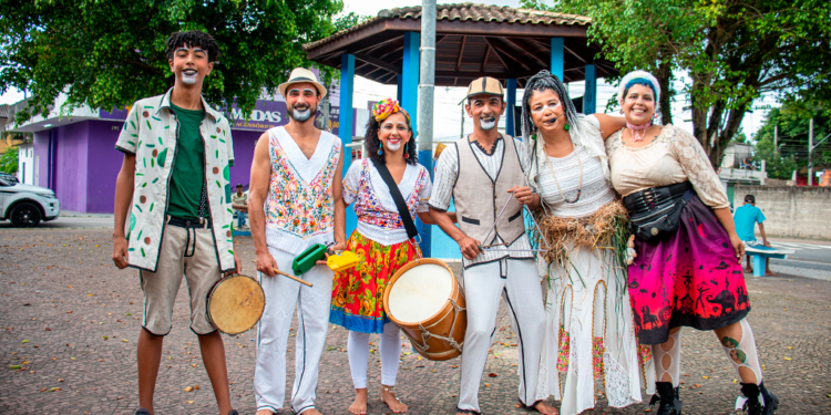 MACC recebe exposição de grupo de teatro de bonecos