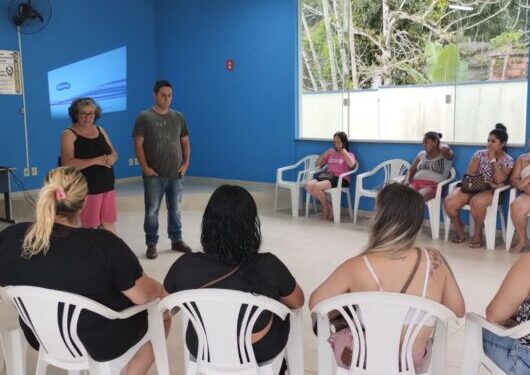 Prefeitura de Caraguatatuba realiza reunião com beneficiários do Programa Bolsa Família no Massaguaçu