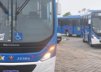 Prefeitura de Caraguatatuba altera trajetos de ônibus na Avenida da Praia para a Virada do Ano