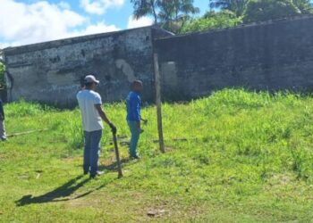 Prefeitura de Caraguatatuba impede invasão de área pública no Poiares