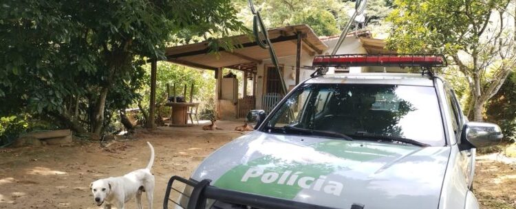 Prefeitura de Caraguatatuba e Polícia Militar Ambiental combatem obras irregulares em área de preservação