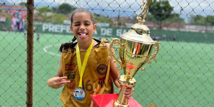 Joia do futebol feminino de Bertioga conquista diversos fãs nas redes sociais